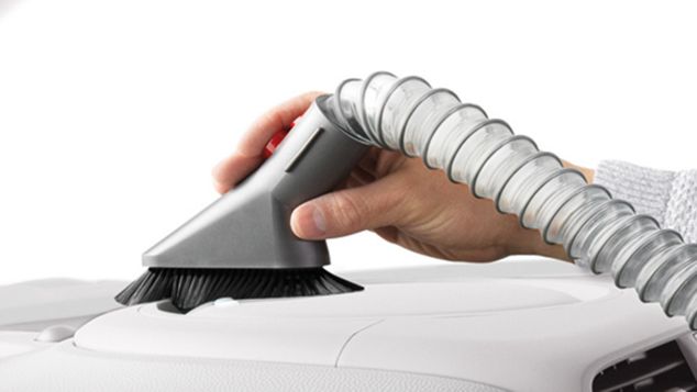 Gently lifts dust from screens and hard surfaces.